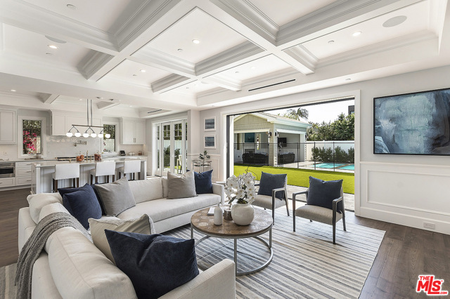 5 Bed Home for Sale in Los Angeles, California
