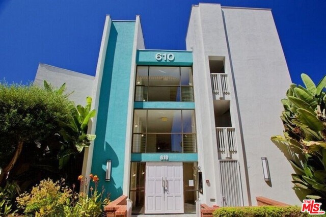 610 The Village, Redondo Beach, California 90277, 1 Bedroom Bedrooms, ,1 BathroomBathrooms,Residential,Sold,The Village,19503544