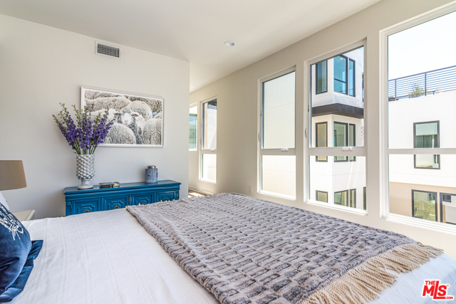 3 Bed Home for Sale in Los Angeles, California