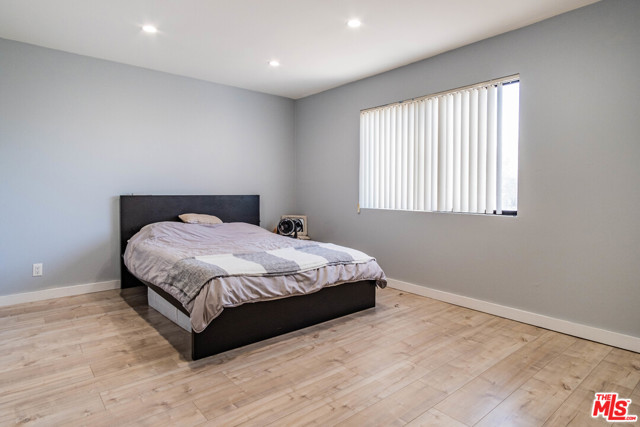 2 Bed Home for Sale in Encino, California