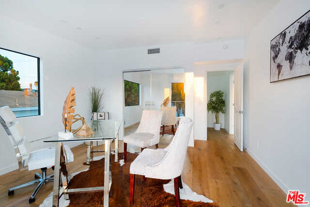 2704 OAK Avenue, Manhattan Beach, California 90266, 3 Bedrooms Bedrooms, ,3 BathroomsBathrooms,Residential,Sold,OAK,19530056