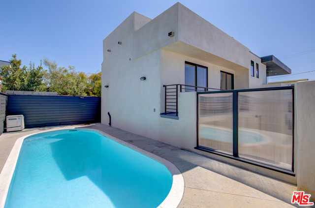 1017 8TH Street, Hermosa Beach, California 90254, 3 Bedrooms Bedrooms, ,2 BathroomsBathrooms,Residential,Sold,8TH,19507088