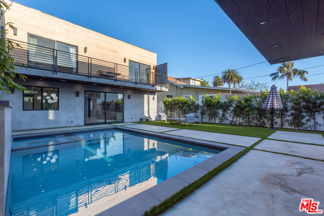 5 Bed Home for Sale in Venice, California