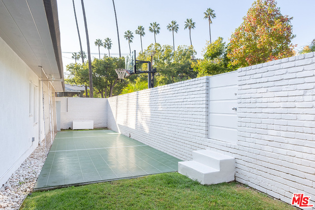 4 Bed Home for Sale in Los Angeles, California