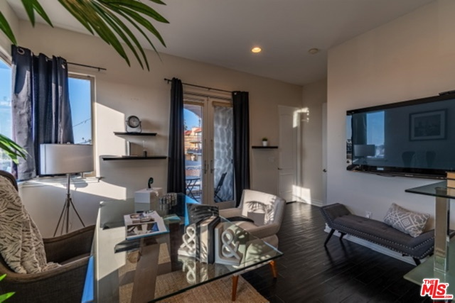 822 6TH Street, Hermosa Beach, California 90254, 4 Bedrooms Bedrooms, ,4 BathroomsBathrooms,Residential,Sold,6TH,19537348