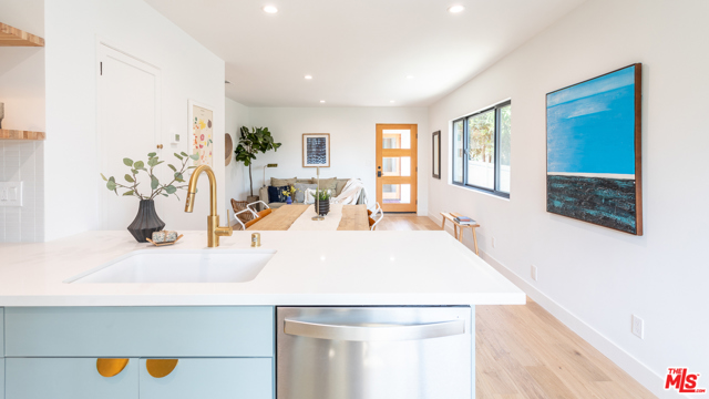 2 Bed Home for Sale in Venice, California
