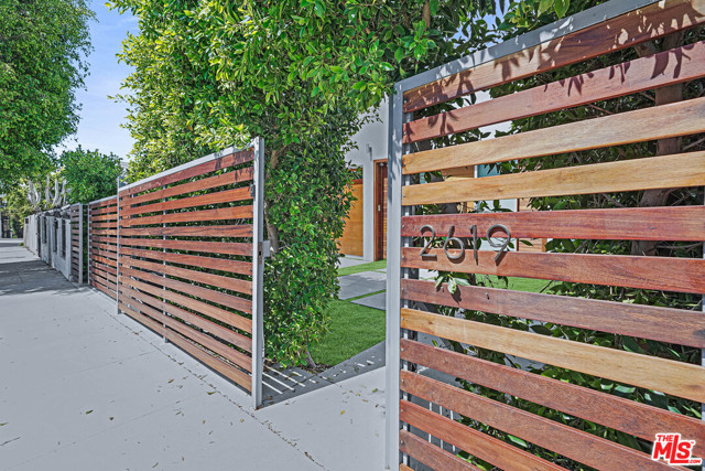 3 Bed Home for Sale in Los Angeles, California