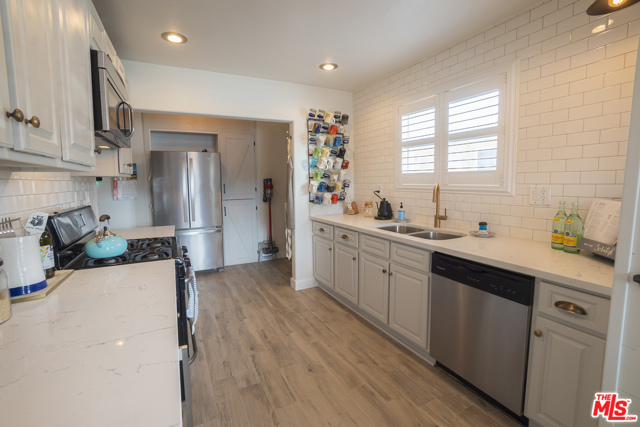 3 Bed Home for Sale in Hawthorne, California