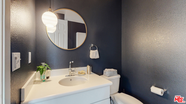 2 Bed Home for Sale in Van Nuys, California
