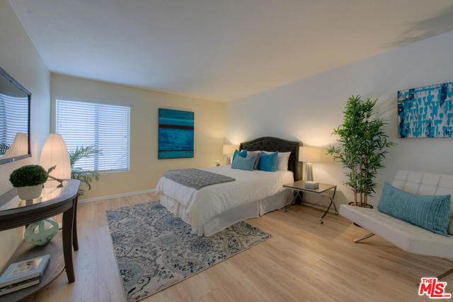 2 Bed Home for Sale in Sherman Oaks, California