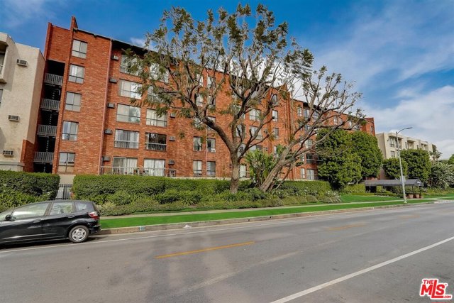 1 Bed Home for Sale in Los Angeles, California