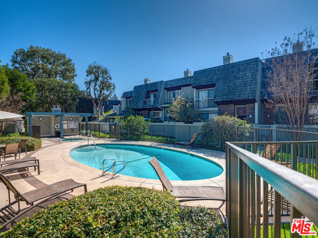 2 Bed Home for Sale in Venice, California