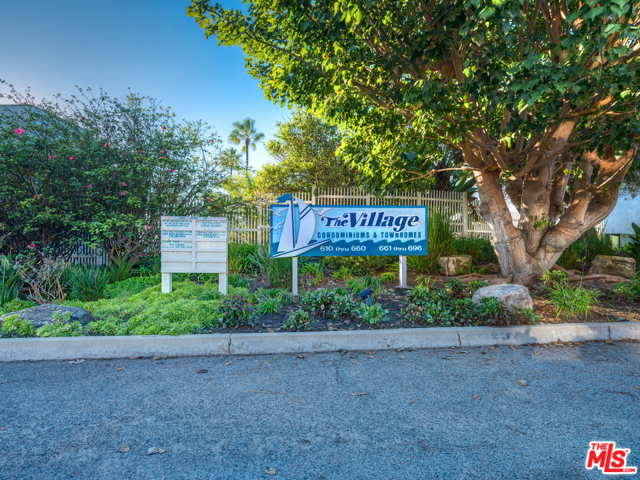 660 The Village, Redondo Beach, California 90277, 1 Bedroom Bedrooms, ,1 BathroomBathrooms,Residential,Sold,The Village,21677242