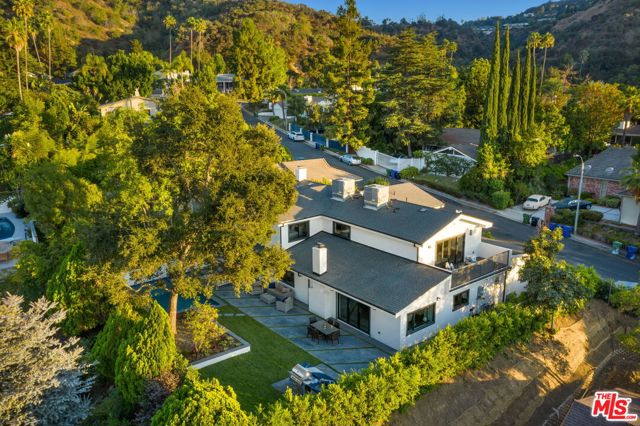 5 Bed Home for Sale in Studio City, California