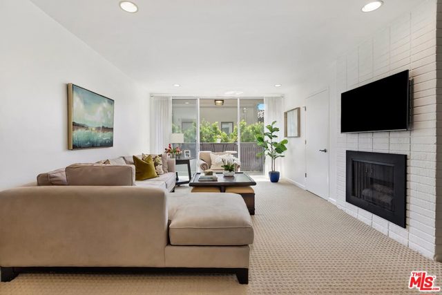 1 Bed Home for Sale in Los Angeles, California