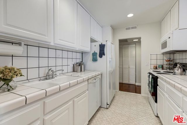 2 Bed Home for Sale in Encino, California