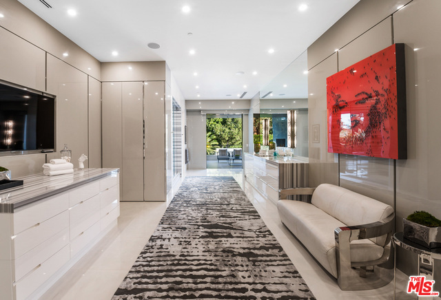 7 Bed Home for Sale in Beverly Hills, California
