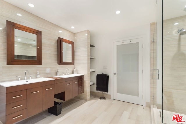 4 Bed Home for Sale in Los Angeles, California