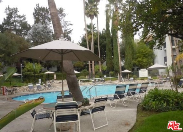 Poolside Seating