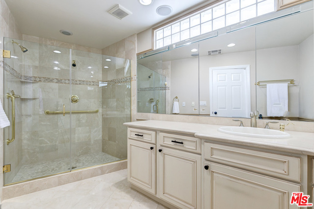61 OCEANAIRE Drive, Rancho Palos Verdes, California 90275, 3 Bedrooms Bedrooms, ,3 BathroomsBathrooms,Residential,Sold,OCEANAIRE,19451576