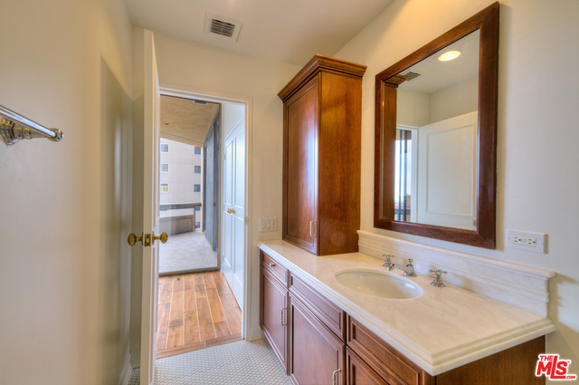 2 Bed Home for Sale in Los Angeles, California
