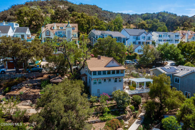 4 Bed Home for Sale in Lake Sherwood, California