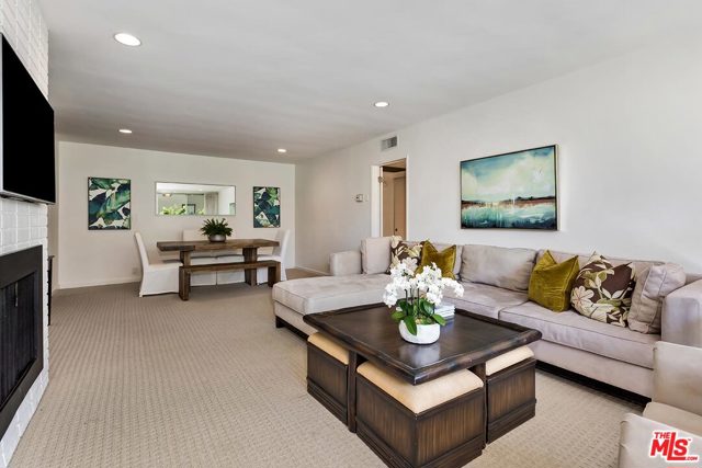 1 Bed Home for Sale in Los Angeles, California
