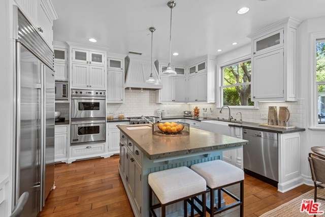6 Bed Home for Sale in Pacific Palisades, California