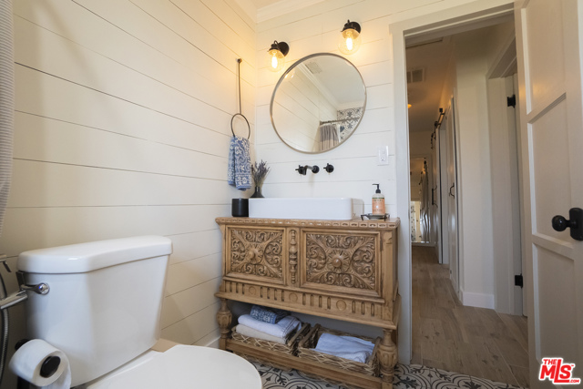3 Bed Home for Sale in Hawthorne, California