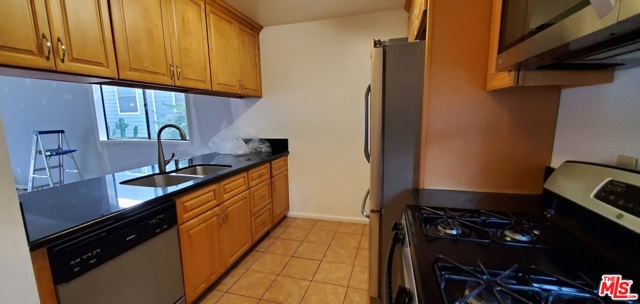 2 Bed Home for Sale in Van Nuys, California