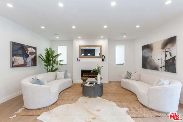 5 Bed Home for Sale in Venice, California