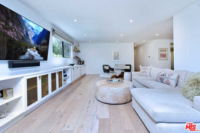 4 Bed Home for Sale in Sherman Oaks, California