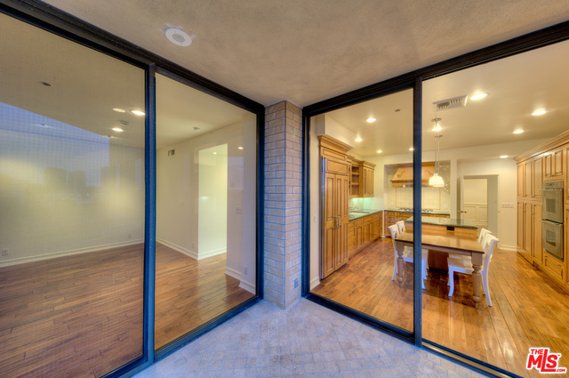 2 Bed Home for Sale in Los Angeles, California