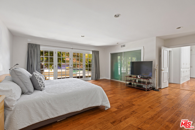 5 Bed Home for Sale in Encino, California