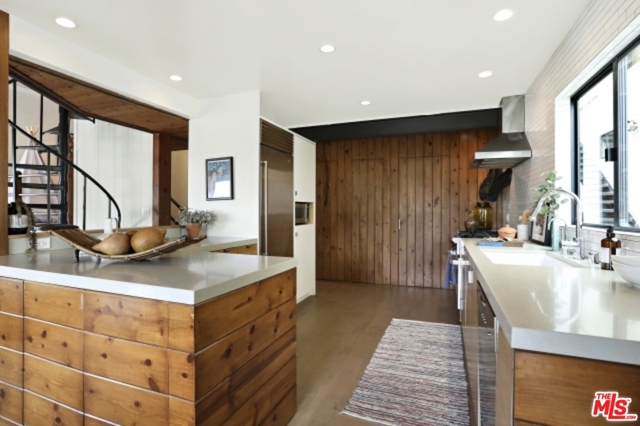 5 Bed Home for Sale in Los Angeles, California