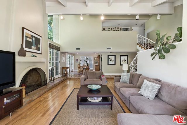 5 Bed Home for Sale in Encino, California