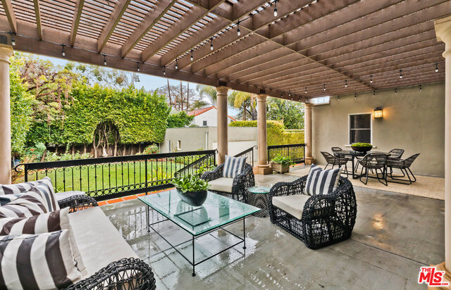 5 Bed Home for Sale in Los Angeles, California