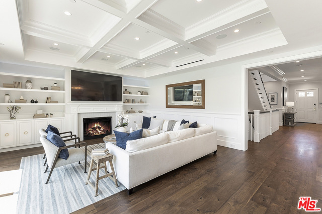 5 Bed Home for Sale in Los Angeles, California