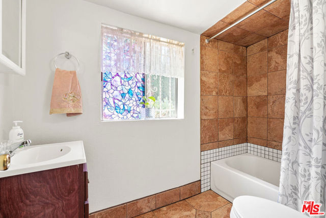 3 Bed Home for Sale in Los Angeles, California