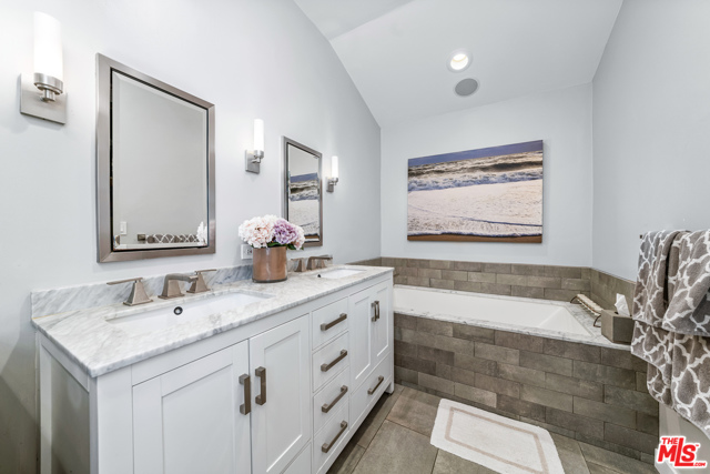 3 Bed Home for Sale in Santa Monica, California