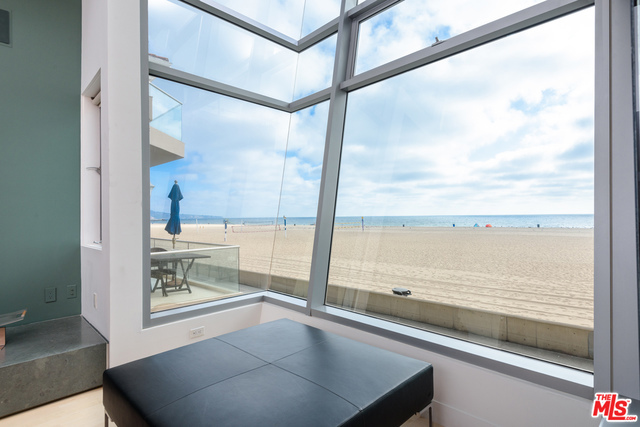 718 THE STRAND, Hermosa Beach, California 90254, 3 Bedrooms Bedrooms, ,4 BathroomsBathrooms,Residential,Sold,THE STRAND,18393866