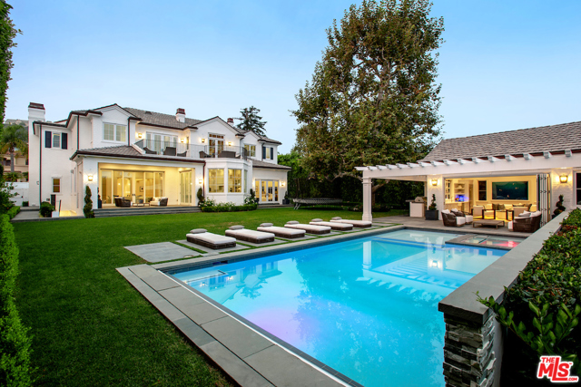 Photo of 1580 Sorrento Drive, Pacific Palisades, CA 90272