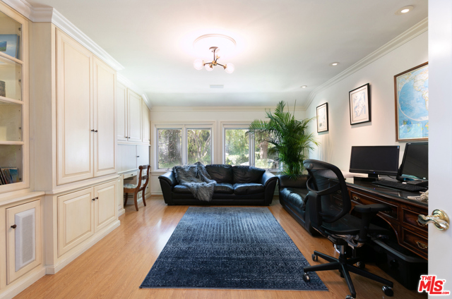 3 Bed Home for Sale in Studio City, California