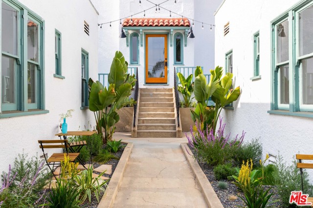 1 Bed Home for Sale in Los Angeles, California