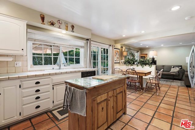 5 Bed Home for Sale in Encino, California