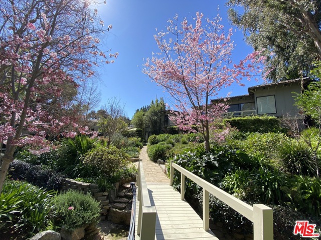 3 Bed Home for Sale in Los Angeles, California