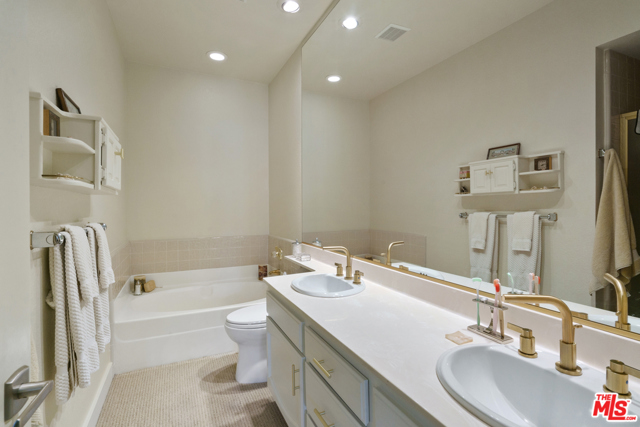 2 Bed Home for Sale in Valley Village, California