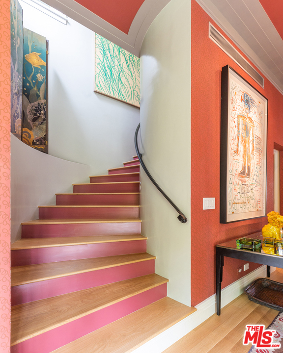 5 Bed Home for Sale in Santa Monica, California