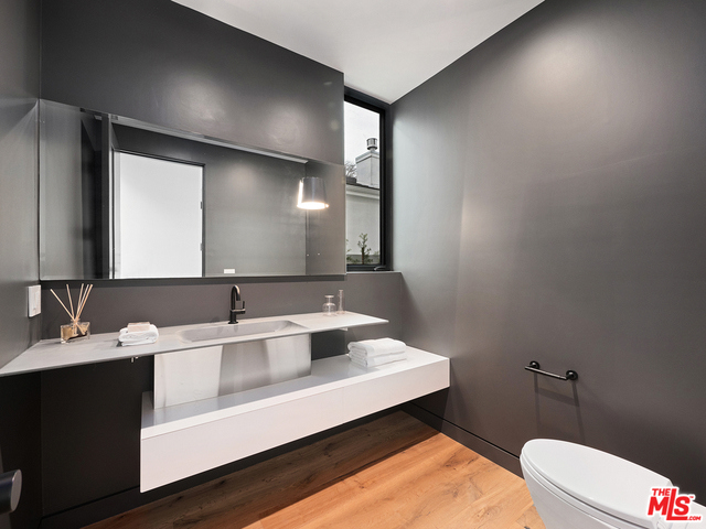 4 Bed Home for Sale in Los Angeles, California