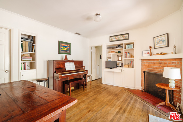 2 Bed Home for Sale in Los Angeles, California